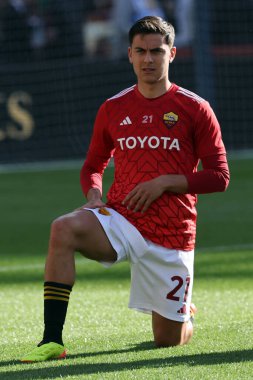 Roma, İtalya 06.04.2024: İtalyan Serie A TIM 2023-2024 futbol karşılaşmasında Paulo Dybala Roma Olimpiyat Stadyumu 'nda SS LAZIO' ya karşı.