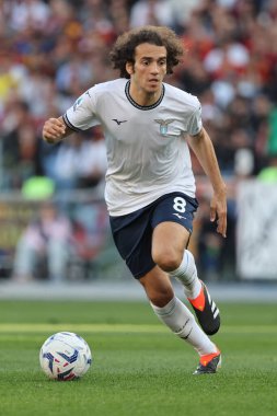 Roma, İtalya 06.04.2024: İtalyan Serisi A TIM 2023-2024 futbol karşılaşması sırasında Lazio 'dan Matteo Guendouzi Roma' daki Olimpiyat Stadyumu 'nda AS ROMA SS LAZIO' ya karşı.