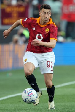 Roma, İtalya 06.04.2024: İtalyan Serisi A TIM 2023-2024 futbol karşılaşmasında Roman Stephan El Shaarawy Roma 'daki Olimpiyat Stadyumu' nda AS ROMA SS LAZIO 'ya karşı.