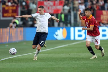 Roma, İtalya 06.04.2024: Roman Stephan El Shaarawy, İtalyan Serie A TIM 2023-2024 futbol müsabakasında Lazio 'lu Adam Marusiç, Roma' daki Olimpiyat Stadyumu 'nda AS ROMA SS LAZIO' ya karşı.