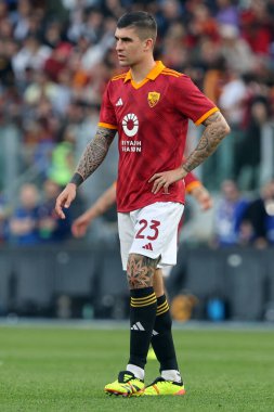 Roma, İtalya 06.04.2024: İtalyan Serisi A TIM 2023-2024 futbol karşılaşmasında Roman Gianluca Mancini Roma 'daki Olimpiyat Stadyumu' nda AS ROMA SS LAZIO 'ya karşı.