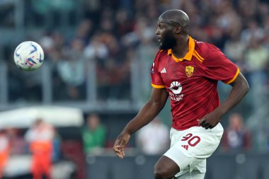 Roma, İtalya 06.04.2024: Roma 'dan Romelu Lukaku İtalyan Serisi A TIM 2023-2024 futbol karşılaşmasında AS ROMA, Roma' daki Olimpiyat Stadyumunda SS LAZIO 'ya karşı.