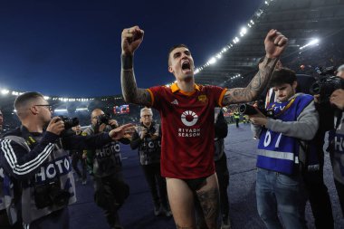 Roma, İtalya 06.04.2024: Roman Gianluca Mancini İtalya Serie A TIM 2023-2024 futbol karşılaşması derbisi sonunda Roma 'daki Olimpiyat Stadyumu' nda SS LAZIO 'ya karşı zafer kazandı.