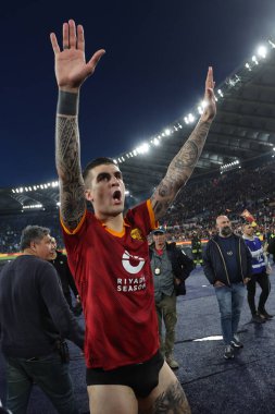 Roma, İtalya 06.04.2024: Roman Gianluca Mancini İtalya Serie A TIM 2023-2024 futbol karşılaşması derbisi sonunda Roma 'daki Olimpiyat Stadyumu' nda SS LAZIO 'ya karşı zafer kazandı.