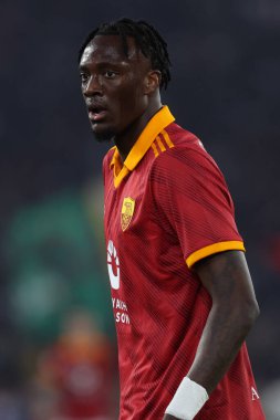 Roma, İtalya 06.04.2024: İtalyan Serisi A TIM 2023-2024 futbol karşılaşmasında Tammy Abraham Roma Olimpiyat Stadyumu 'nda SS LAZIO' ya karşı.