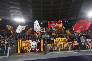 Roma, İtalya 06.04.2024: Roma İtalya Serisi A TIM 2023-2024 futbol karşılaşması sonunda Roma Olimpiyat Stadyumu 'nda AS ROMA SS LAZIO' ya karşı zafer kazandı.