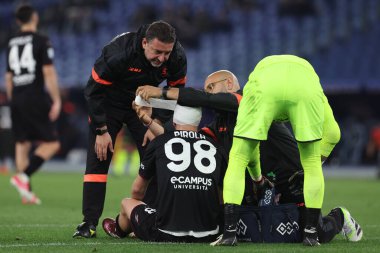 Roma, İtalya 12.04.2024: İtalyan Serisi A TIM 2023-2024 futbol karşılaşması derbisi SS LAZIO VS SALERNITANA CALCIO 'da Roma Olimpiyat Stadyumu' nda yaralanan Salernitana Pirola.