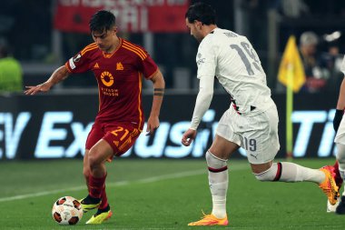 Roma, İtalya 18.04.2024: UEFA Avrupa Ligi 2023-2024 döneminde Romanlardan Paulo Dybala, çeyrek final, AS Roman ve AC Milan arasındaki Roma Olimpiyat Stadyumu karşılaşması.