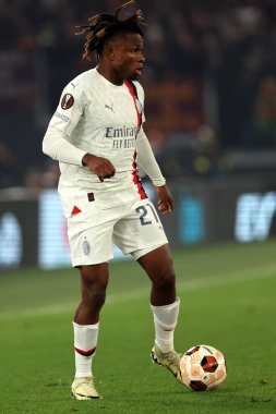 Roma, İtalya 18.04.2024: Milan 'dan Samuel Chukwueze UEFA Avrupa Ligi 2023-2024 çeyrek final maçında, AS Roman ve AC Milan arasındaki Roma Olimpiyat Stadyumu karşılaşmasında.