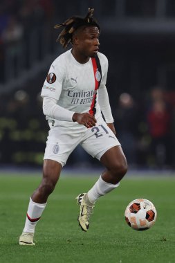 Roma, İtalya 18.04.2024: Milan 'dan Samuel Chukwueze UEFA Avrupa Ligi 2023-2024 çeyrek final maçında, AS Roman ve AC Milan arasındaki Roma Olimpiyat Stadyumu karşılaşmasında.