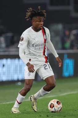 Roma, İtalya 18.04.2024: Milan 'dan Samuel Chukwueze UEFA Avrupa Ligi 2023-2024 çeyrek final maçında, AS Roman ve AC Milan arasındaki Roma Olimpiyat Stadyumu karşılaşmasında.