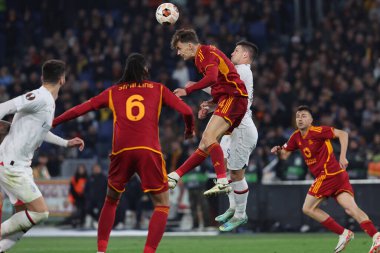 Roma, İtalya 18.04.2024: UEFA Avrupa Ligi 2023-2024 döneminde Diego Llorente, Roma 'daki Olimpiyat Stadyumu' nda AS Roman ve AC Milan arasındaki çeyrek final maçı.