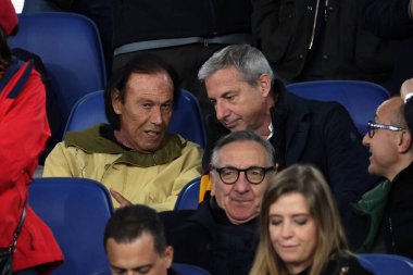 Roma, İtalya 18.04.2024: Antonello Venditti UEFA Avrupa Ligi 2023-2024 çeyrek final karşılaşmasında, AS Roma ile AC Milan arasında Roma Olimpiyat Stadyumu 'nda oynanan futbol karşılaşması.