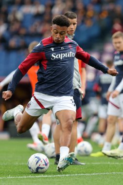 Roma, İtalya 22.04.2024: İtalyan Serie A TIM 2023-2024 futbol karşılaşması öncesinde ısınma turunda Bologna 'lı Dan Ndoye AS ROMA' ya karşı BOLOGNA FC 1909 Roma Olimpiyat Stadyumu 'nda.