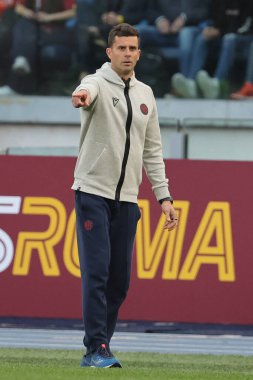 Roma, İtalya 22.04.2024: İtalyan Serisi A TIM 2023-2024 futbol karşılaşması sırasında Thiago Motta, BOLOGNA FC 1909 'a karşı Roma Olimpiyat Stadyumu' nda.