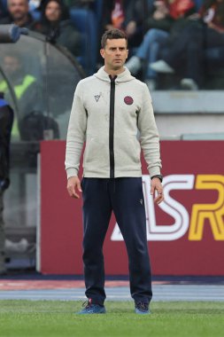 Roma, İtalya 22.04.2024: İtalyan Serisi A TIM 2023-2024 futbol karşılaşması sırasında Thiago Motta, BOLOGNA FC 1909 'a karşı Roma Olimpiyat Stadyumu' nda.
