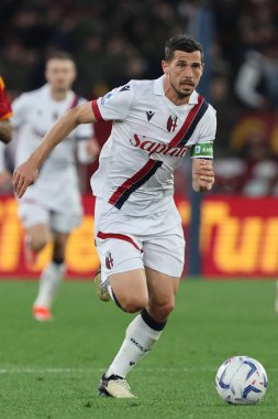 Roma, İtalya 22.04.2024: İtalyan Serisi A TIM 2023-2024 futbol karşılaşmasında Remo Freuler, BOLOGNA FC 1909 'a karşı Roma Olimpiyat Stadyumu' nda.