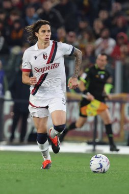 Roma, İtalya 22.04.2024: İtalyan Serisi A TIM 2023-2024 futbol karşılaşmasında Bologna 'dan Riccardo Calafiori AS ROMA' ya karşı BOLOGNA FC 1909 Roma Olimpiyat Stadyumu 'nda.