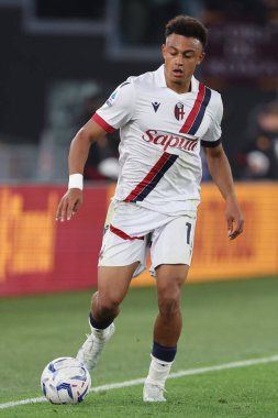 Roma, İtalya 22.04.2024: İtalyan Serisi A TIM 2023-2024 futbol karşılaşmasında Bologna 'dan Dan Ndoye AS ROMA' ya karşı BOLOGNA FC 1909 Roma Olimpiyat Stadyumu 'nda.