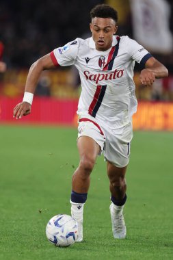 Roma, İtalya 22.04.2024: İtalyan Serisi A TIM 2023-2024 futbol karşılaşmasında Bologna 'dan Dan Ndoye AS ROMA' ya karşı BOLOGNA FC 1909 Roma Olimpiyat Stadyumu 'nda.
