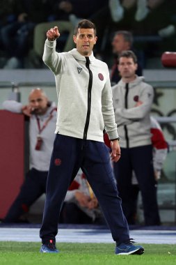 Roma, İtalya 22.04.2024: İtalyan Serisi A TIM 2023-2024 futbol karşılaşması sırasında Thiago Motta, BOLOGNA FC 1909 'a karşı Roma Olimpiyat Stadyumu' nda.