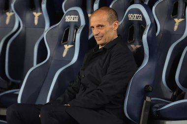 Roma, İtalya 23.04.2024: İtalya Kupası sırasında Juventus 'un Massimiliano Allegri teknik direktörü - Coppa Italia Frecciarossa 2023-2024 yarı final futbol müsabakası derbisi SS LAZIO JUVENTUS FC 1909 Roma Olimpiyat Stadyumu' nda.
