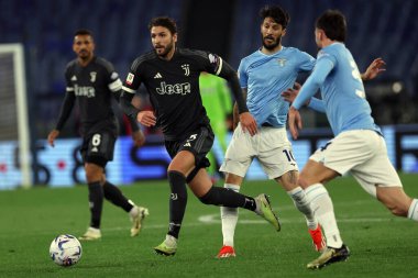 Roma, İtalya 23.04.2024: İtalya Kupası sırasında Juventus 'tan Manuel Locatelli - Coppa Italia Frecciarossa 2023-2024 yarı final futbol müsabakası derbisi SS LAZIO JUVENTUS FC 1909 Roma Olimpiyat Stadyumu' nda.