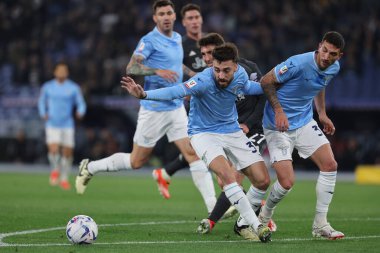 Roma, İtalya 23.04.2024: Lazio 'lu Maria Gila, İtalya Kupası sırasında Lazio' lu Danilo Cataldi - Coppa Italia Frecciarossa 2023-2024 yarı final yarı final futbol müsabakası müsabakası SS LAZIO JUVENTUS FC 1909 Roma Olimpiyat Stadyumu 'nda.