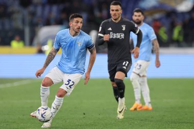 Roma, İtalya 23.04.2024: Lazio takımından Danilo Cataldi İtalya Kupası - Coppa Italia Frecciarossa 2023-2024 yarı final futbol müsabakası derbisi SS LAZIO JUVENTUS FC 1909 Roma Olimpiyat Stadyumu 'nda.