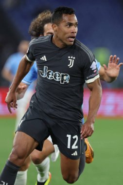 Roma, İtalya 23.04.2024: İtalya Kupası sırasında Juventus 'lu Alex Sandro - Coppa Italia Frecciarossa 2023-2024 yarı final futbol müsabakası derbisi SS LAZIO JUVENTUS FC 1909 Roma Olimpiyat Stadyumu' nda.
