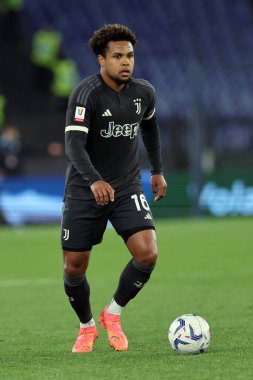 Roma, İtalya 23.04.2024: İtalya Kupası sırasında Juventus 'tan Weston Mckennie - Coppa Italia Frecciarossa 2023-2024 yarı final futbol müsabakası derbisi SS LAZIO JUVENTUS FC 1909 Roma Olimpiyat Stadyumu' nda.