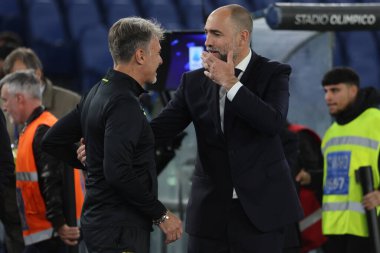 Roma, İtalya 27.04.2024: Verona 'nın Marco Baroni koçu, Lazio' nun Igor Tudor teknik direktörü Serie A Tim 2023-2024 futbol karşılaşmasında SS LAZIO 'ya karşı HelLAS VERONA Roma Olimpiyat Stadyumu' nda.