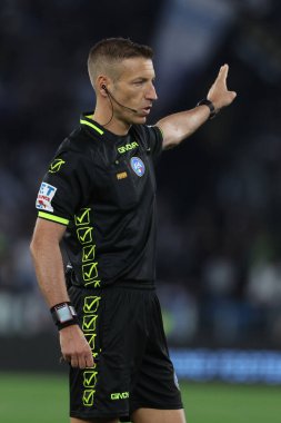 Roma, İtalya 27.04.2024: Serie A Tim 2023-2024 futbol karşılaşmasında hakem Davide Massa Roma 'daki Olimpiyat Stadyumu' nda SS LAZIO - HELLAS VERONA.
