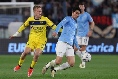 Roma, İtalya 27.04.2024: Verona Curiç, Serie A Tim 2023-2024 futbol karşılaşması sırasında Lazio Daichi Kamada Roma 'daki Olimpiyat Stadyumu' nda SS LAZIO-HELLAS VERONA karşılaşması.