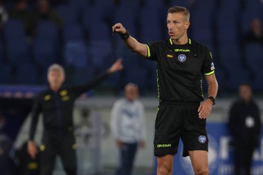 Roma, İtalya 27.04.2024: Serie A Tim 2023-2024 futbol karşılaşmasında hakem Davide Massa Roma 'daki Olimpiyat Stadyumu' nda SS LAZIO - HELLAS VERONA.