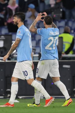 Roma, İtalya 27.04.2024: Lazio 'dan Mattia Zaccagni 1-0 gol attı ve Serie A Tim 2023-2024 futbol karşılaşmasında Roma' daki Olimpiyat Stadyumu 'nda SS LAZIO-HELLAS VERONA karşılaşmasını takımla birlikte kutladı..