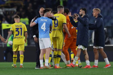 Roma, İtalya 27.04.2024: Lazio İgor Tudor teknik direktörü, Lazio Patriği Serie A Tim 2023-2024 futbol karşılaşması SS LAZIO-HELLAS VERONA 'nın zaferini Roma Olimpiyat Stadyumu' nda kutladı..