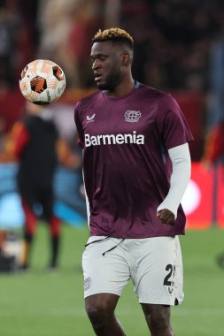  Roma, İtalya 2.05.2024: Leverkusen UEFA Avrupa Ligi 2023-2024, yarı final bacağı 1, AS Romanlar Bayer 04 Leverkusen ile Roma Olimpiyat Stadyumu 'nda oynanan futbol karşılaşması öncesinde ısındı.