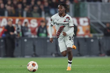 Roma, İtalya 2.05.2024: Leverkusen takımından Jeremie Frimpong 2023-2024 UEFA Avrupa Ligi 'nde, yarı final bacağı 1, AS Roman Bayer 04 Leverkusen ile Roma Olimpiyat Stadyumu' nda oynanan yarı final maçı.