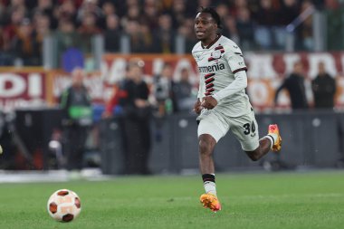 Roma, İtalya 2.05.2024: Leverkusen takımından Jeremie Frimpong 2023-2024 UEFA Avrupa Ligi 'nde, yarı final bacağı 1, AS Roman Bayer 04 Leverkusen ile Roma Olimpiyat Stadyumu' nda oynanan yarı final maçı.