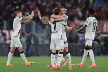 Roma, İtalya 2.05.2024: Lewerkusen maçı kazandı ve UEFA Avrupa Ligi 2023-2024, Avrupa Ligi yarı final bacağı 1, AS Romanlar Bayer 04 Leverkusen ile Roma Olimpiyat Stadyumu 'nda oynanan yarı final maçı taraftarlarıyla kutladı..
