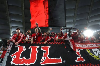 Roma, İtalya 2.05.2024: Leverkusen maçı kazandı ve UEFA Avrupa Ligi 2023-2024, Avrupa Futbol Ligi 1, Roma 'daki Olimpiyat Stadyumu' nda AS Romanları Bayer 04 Leverkusen 'e karşı oynadığı yarı final maçı taraftarlarıyla kutladı..