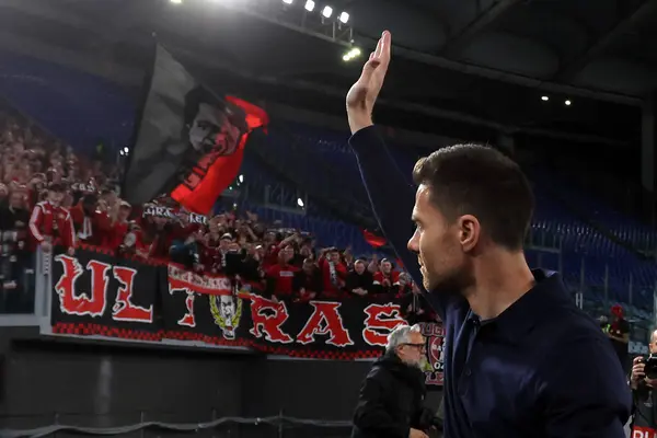 Roma Itália 2024 Xabi Alonso Treinador Leverkusen Comemora Vitória Com Fotos De Bancos De Imagens Sem Royalties