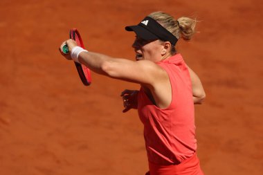 Roma, İtalya 13.05.2024: IGA SİYATEK POL VS ANGELIQUE KERBER GER GER BNL 2024 KADINLAR WTA 1000 CENTER COURT 'ta düzenlenen Roma Açık tenis turnuvası sırasında