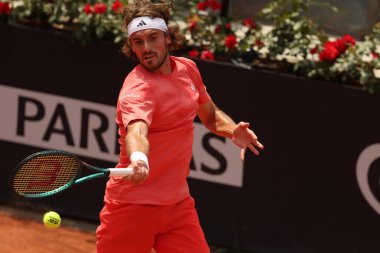 Roma, İtalya 13.05.2024: TSITSIPAS GREEK vs NORRIE GBR Internazionali BNL 2024 MENS ATP 1000 Açık tenis turnuvası sırasında CENTER COURT