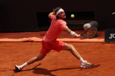 Roma, İtalya 13.05.2024: TSITSIPAS GREEK vs NORRIE GBR Internazionali BNL 2024 MENS ATP 1000 Açık tenis turnuvası sırasında CENTER COURT