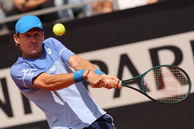 Roma, İtalya 13.05.2024: F.AUGER-ALIASSIME (can) VS A.DE.MINAUR (aus) Internazionali BNL 2024 Erkekler Atp 1000 Açık tenis turnuvası sırasında Roma 'da .