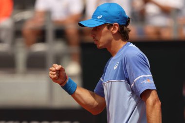 Roma, İtalya 13.05.2024: F.AUGER-ALIASSIME (can) VS A.DE.MINAUR (aus) Internazionali BNL 2024 Erkekler Atp 1000 Açık tenis turnuvası sırasında Roma 'da .