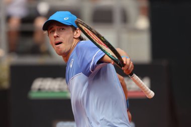 Roma, İtalya 13.05.2024: F.AUGER-ALIASSIME (can) VS A.DE.MINAUR (aus) Internazionali BNL 2024 Erkekler Atp 1000 Açık tenis turnuvası sırasında Roma 'da .