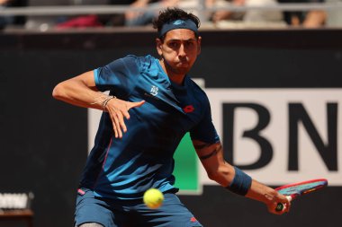 Roma, İtalya 14.05.2024: A.TABILO (CHILE) VS K. KHACHANOV (BUL), Roma 'da düzenlenen Grand Stand Arena' da düzenlenen Erkekler Atp 1000 Açık tenis turnuvası sırasında .